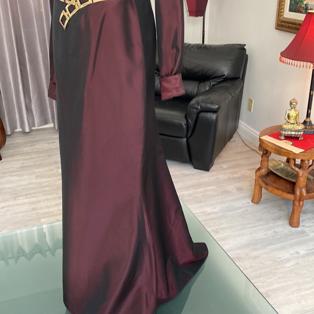 David Meister Satin Burgundy 2 Piece Maxi Dress - Picture 3 of 10